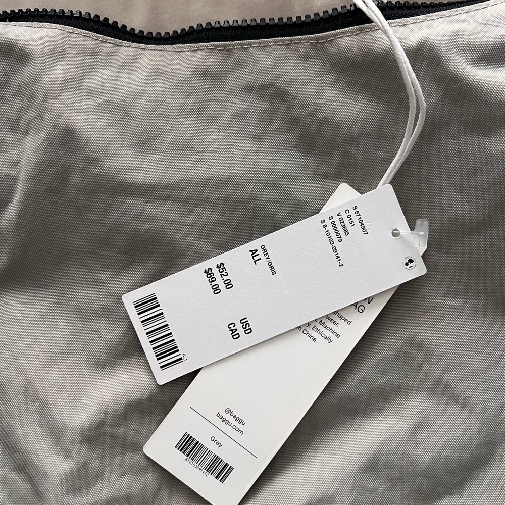 BAGGU X UO Grey Crescent Crossbody Bag - Picture 4 of 5
